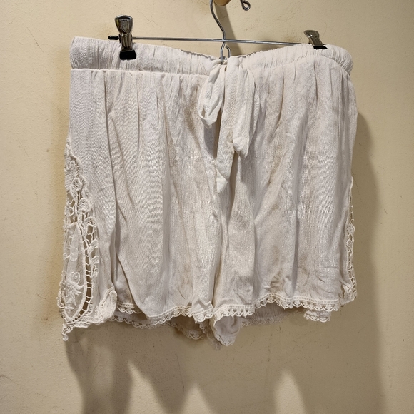 XHILARATION Women's cream Embroidered Drawnstring Shorth size L NWT - Picture 5 of 12